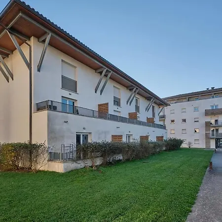 Charming With Terrace And Parking In Carcasona