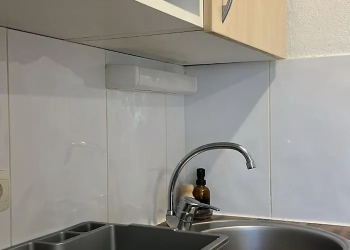 Charming With Terrace And Parking In * カルカソンヌ