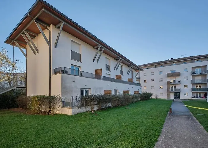 Charming With Terrace And Parking In Carcasona